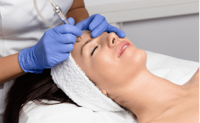 MIkrodermabrasion im Kosmetikstudio Venus